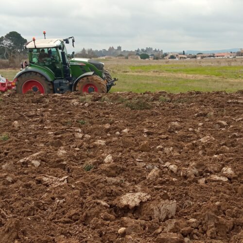 travail de la terre tracteur